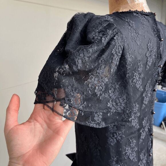 Vintage 1980s Black Lace Flapper-Inspired Dress with Satin Bow & Puffed Sleeves - Picture 10 of 12